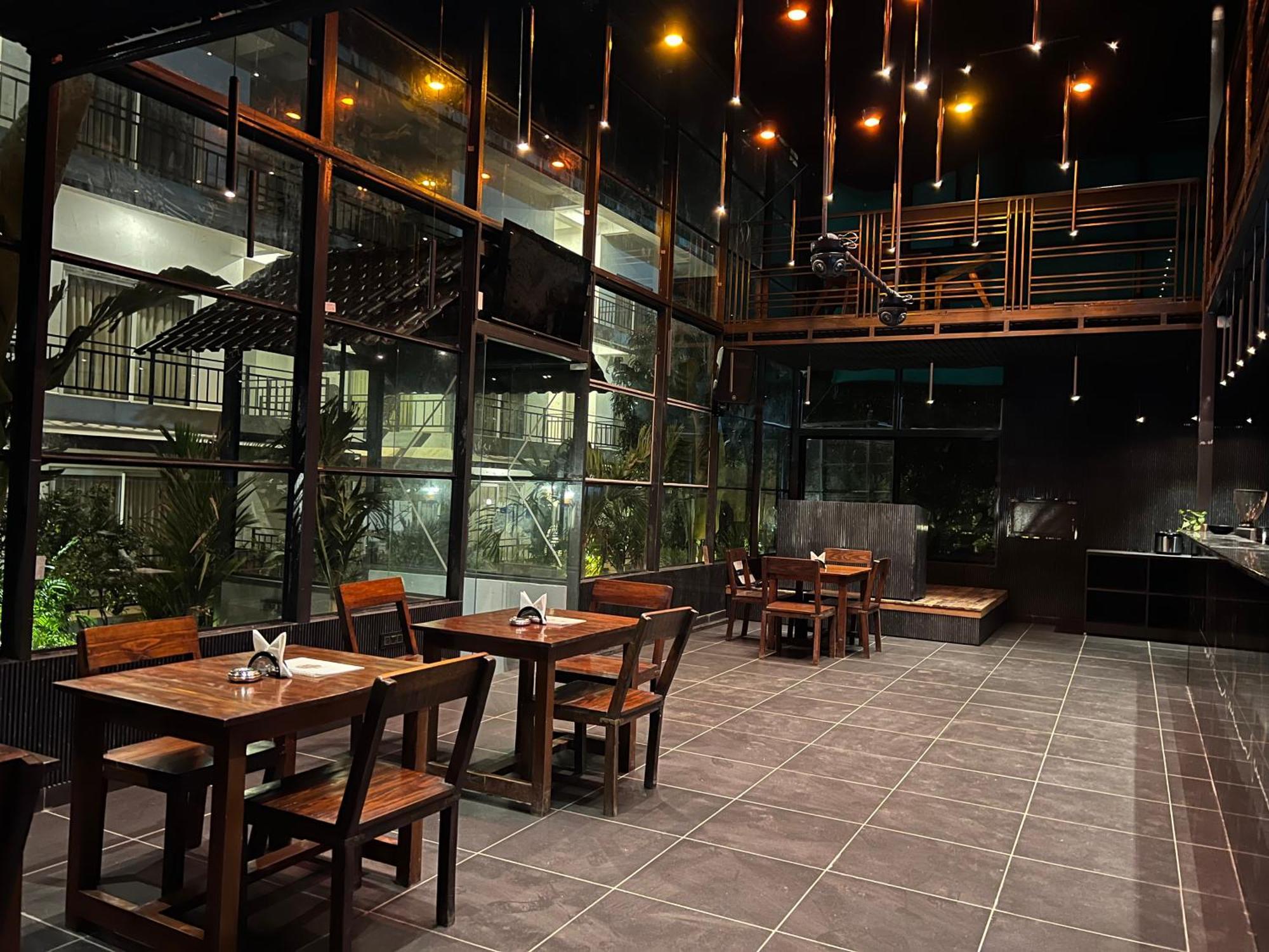 艾莉亚希尔斯酒店 阿姆波尔 外观 照片